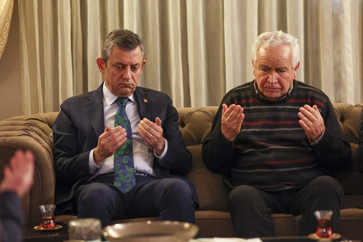 CHP Genel Başkanı Özgür Özel, Kartalkaya'daki Grand Kartal Otel yangınında aile fertlerini...