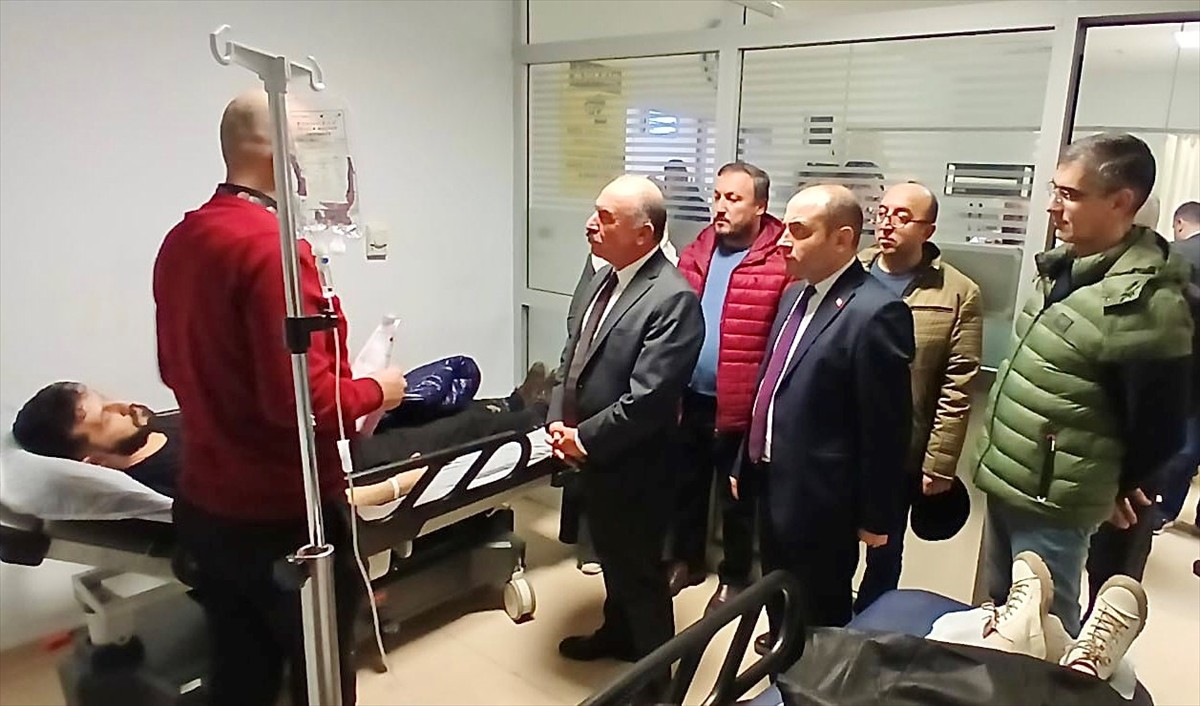 Çorum'un Laçin ilçesinde iki otomobilin çarpışması sonucu ilçe jandarma komutanı ve ilçe karakol...