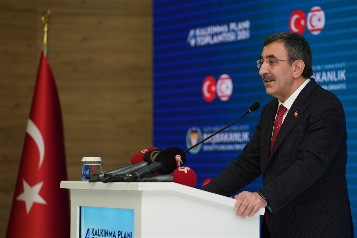 Cumhurbaşkanı Yardımcısı Cevdet Yılmaz, Lefkoşa'da bir otelde düzenlenen Kalkınma Planı Lansmanı...