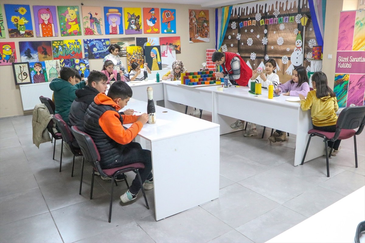 Diyarbakır'da merkez Yenişehir ilçesindeki Gençlik ve Spor İl Müdürlüğü Yenişehir Gençlik...