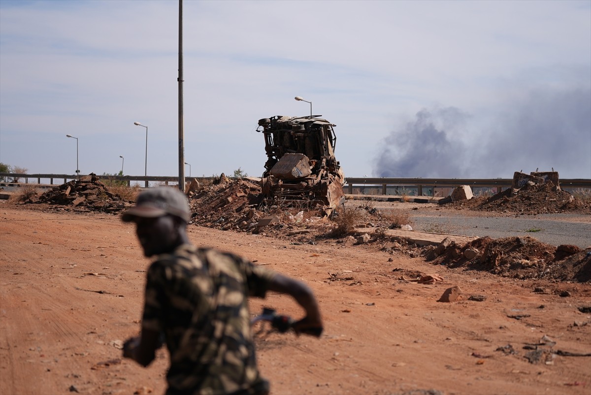 Doğu Afrika ülkesi Sudan'da 15 Nisan 2023'te ordu ile Hızlı Destek Kuvvetleri (HDK) arasındaki...