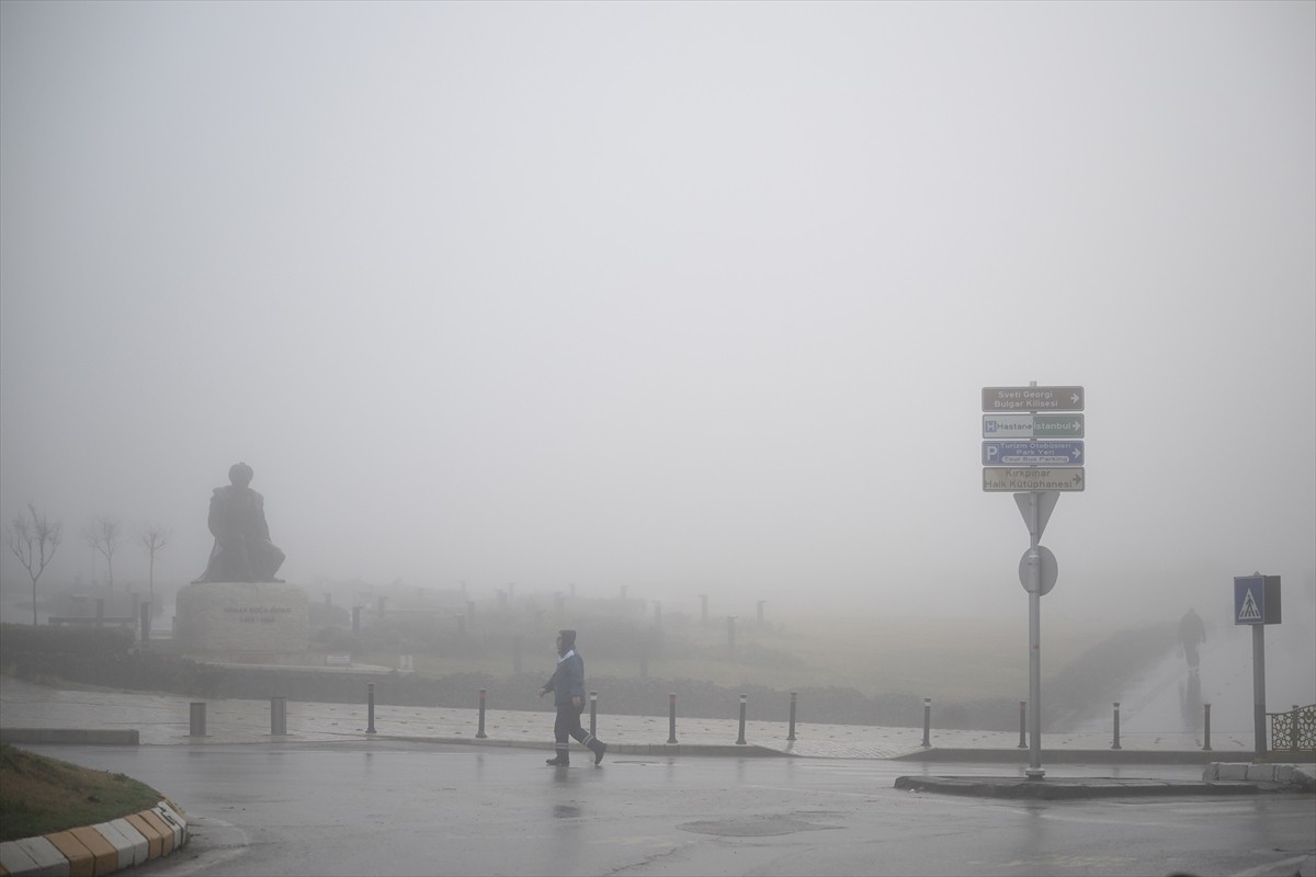 Edirne'de sis hayatı olumsuz etkiledi.