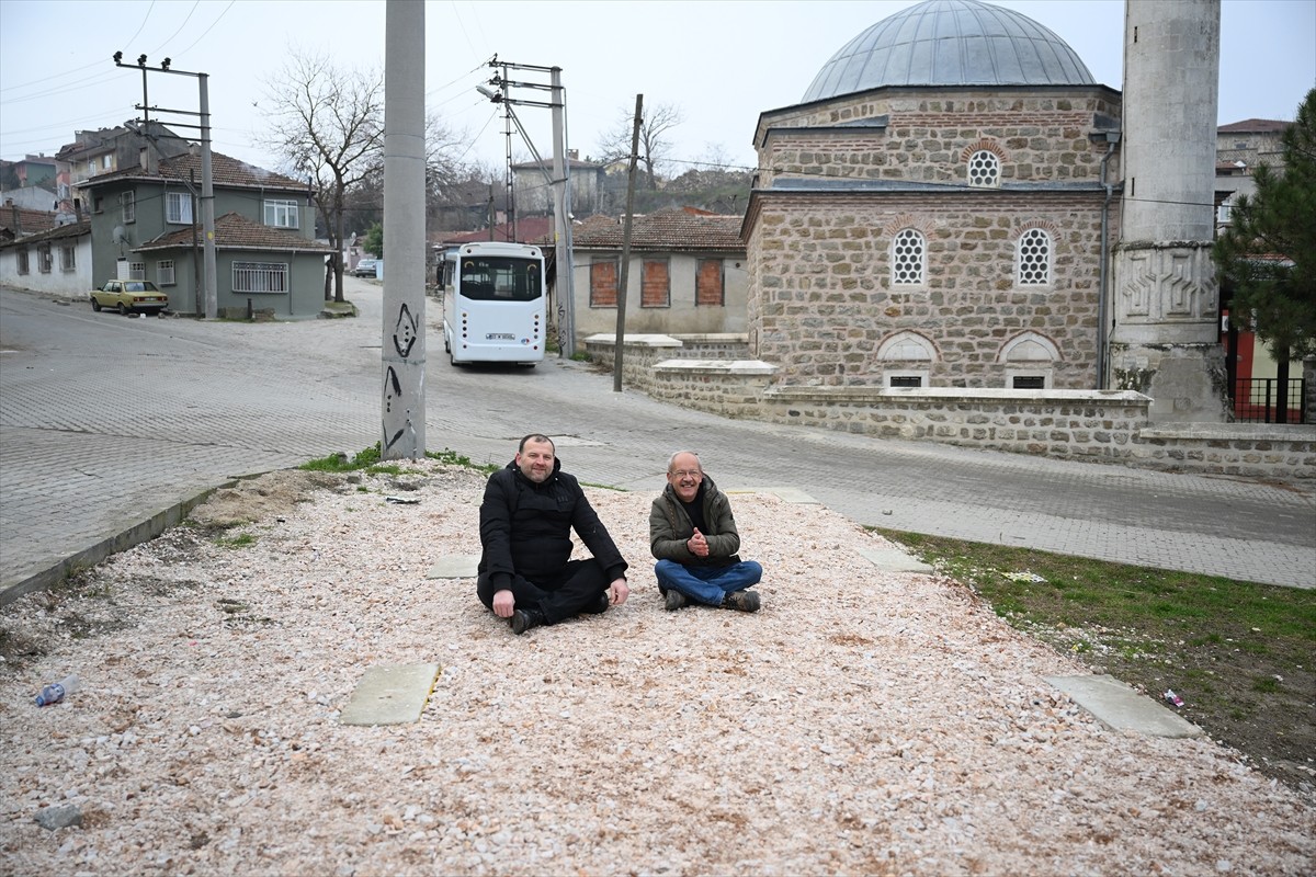 Edirne'de Umurbey Mahallesi Muhtarı Turhan Özgünden, talep ettiği hizmet binasının yapılmadığı...
