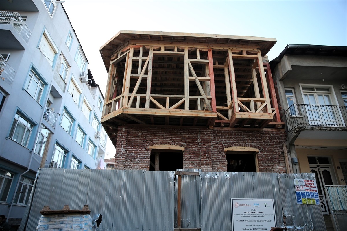 Edirne Valisi Yunus Sezer, kentteki tarihi konakların restore edilerek kültür, sanat ve turizm...