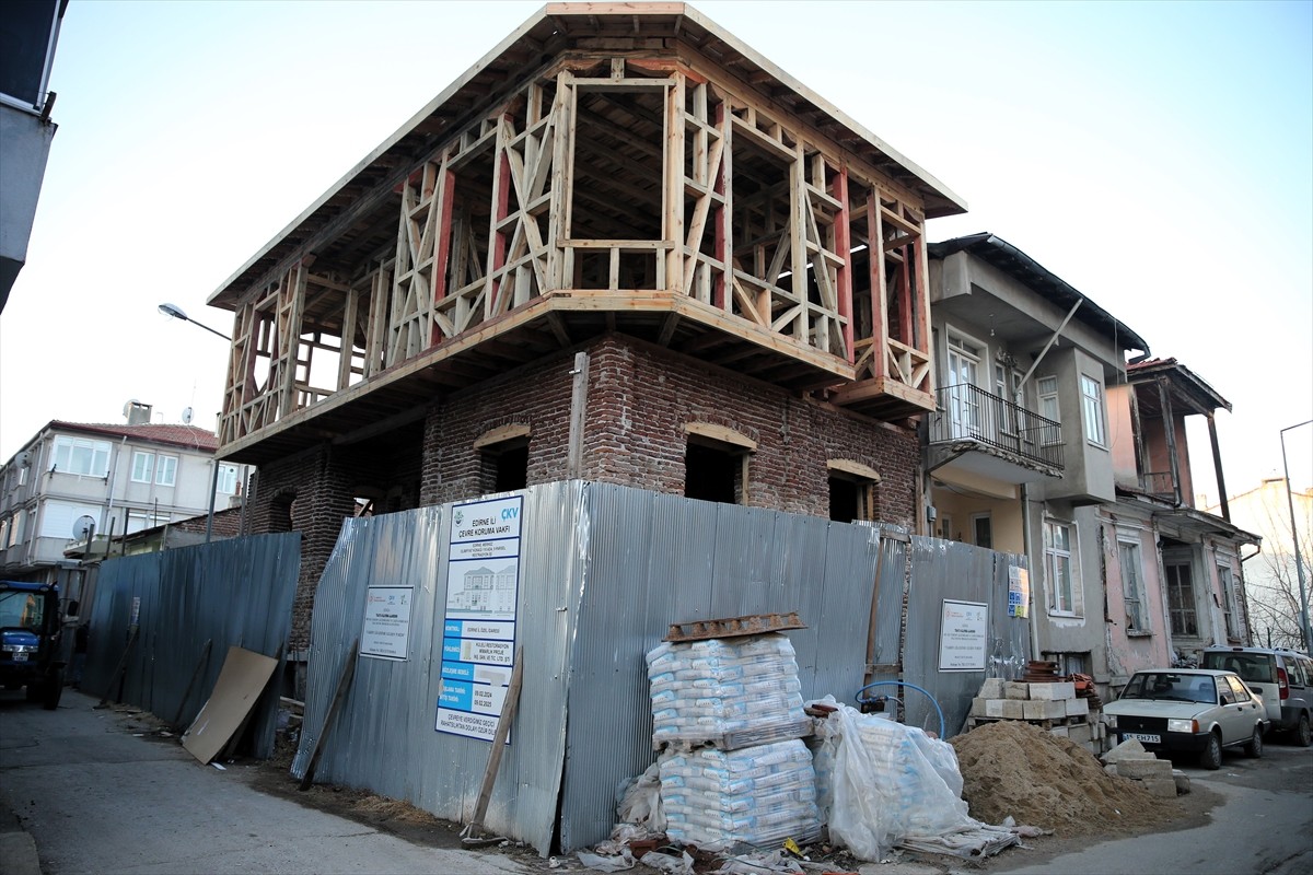 Edirne Valisi Yunus Sezer, kentteki tarihi konakların restore edilerek kültür, sanat ve turizm...