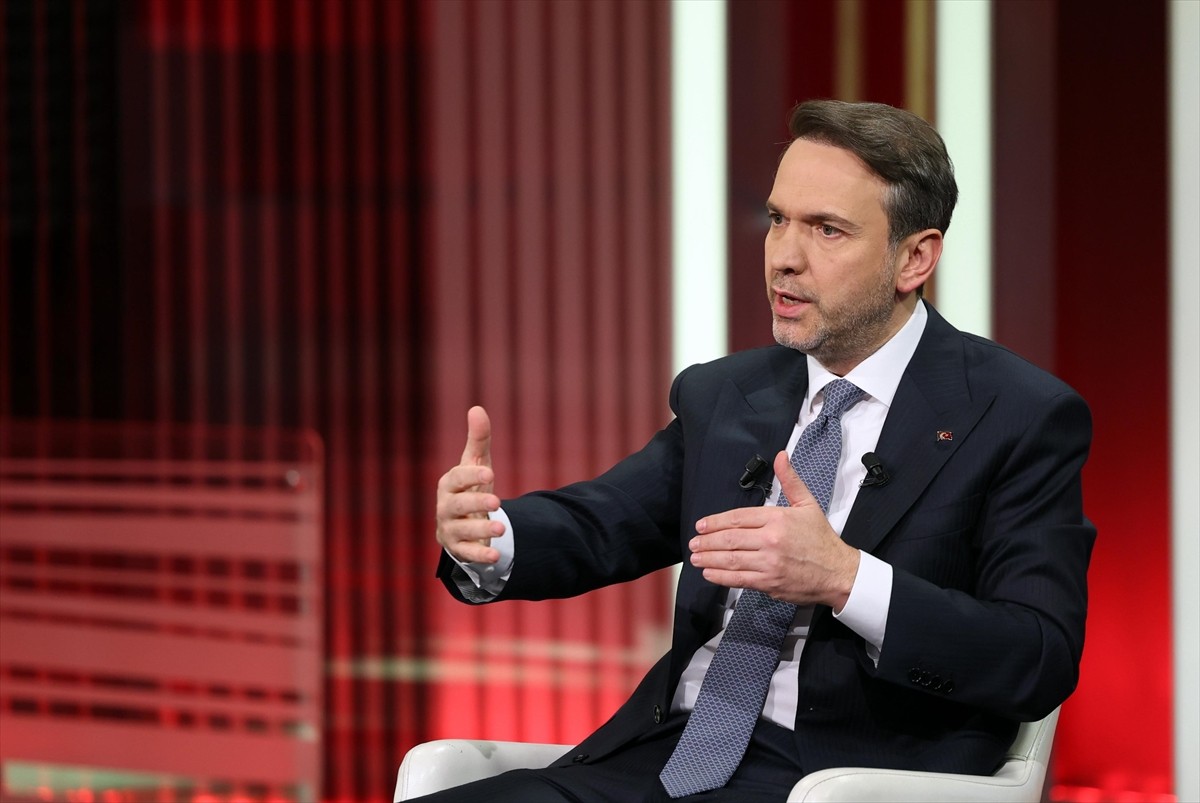 Enerji ve Tabii Kaynaklar Bakanı Alparslan Bayraktar, CNN Türk canlı yayınında gündeme ilişkin...