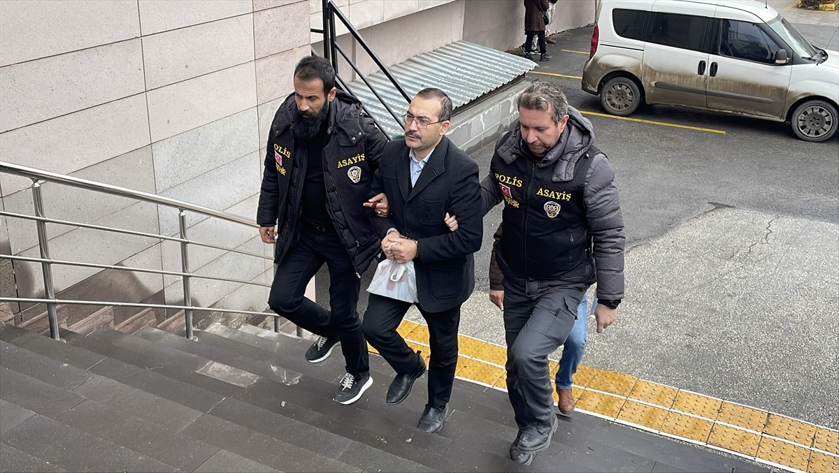 Eskişehir'de cinsel taciz ve istismar iddiasıyla gözaltına alındıktan sonra adli kontrol şartıyla...