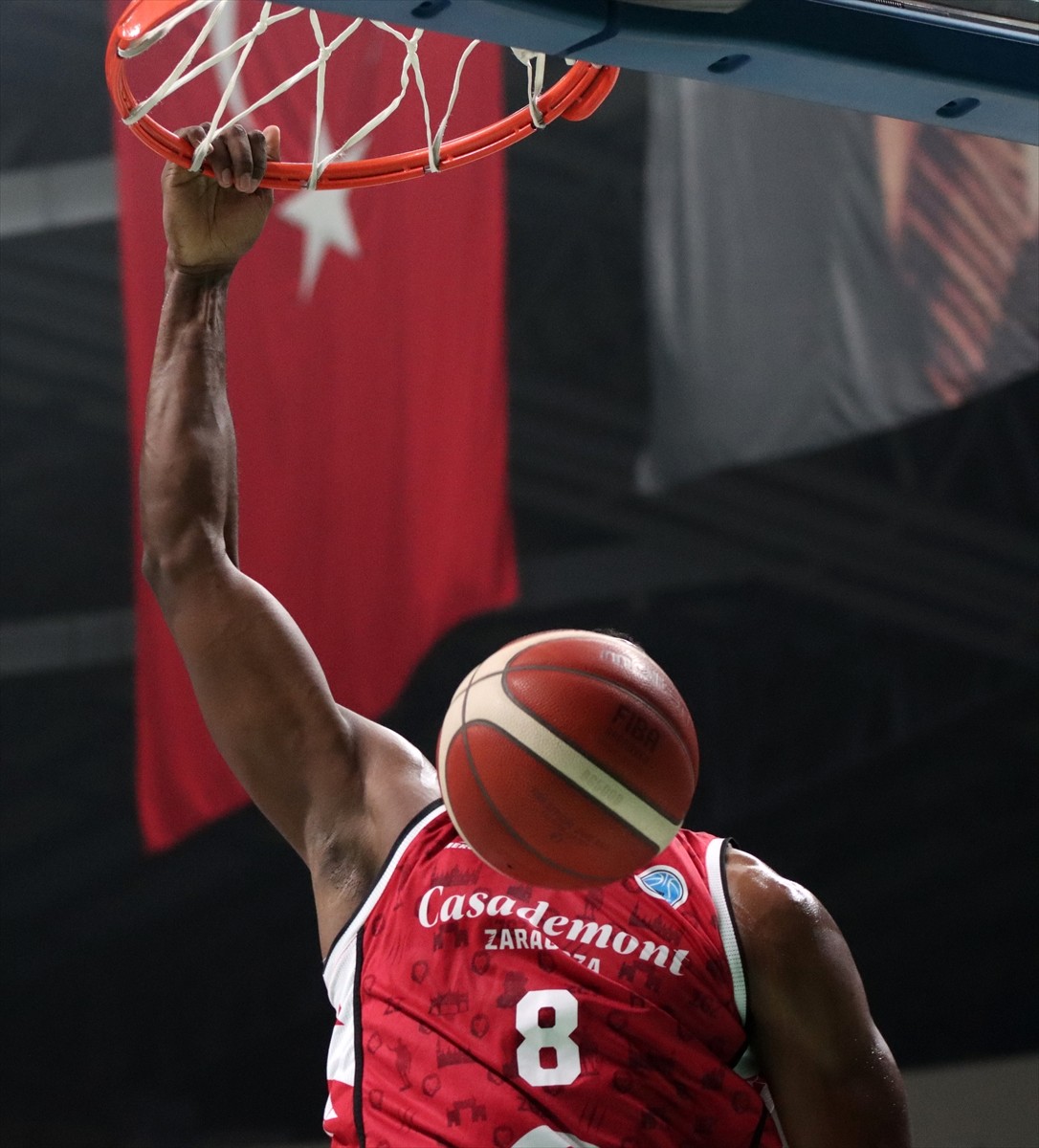 FIBA Erkekler Avrupa Kupası ikinci tur K Grubu üçüncü maçında TOFAŞ ile Casademont Zaragoza...