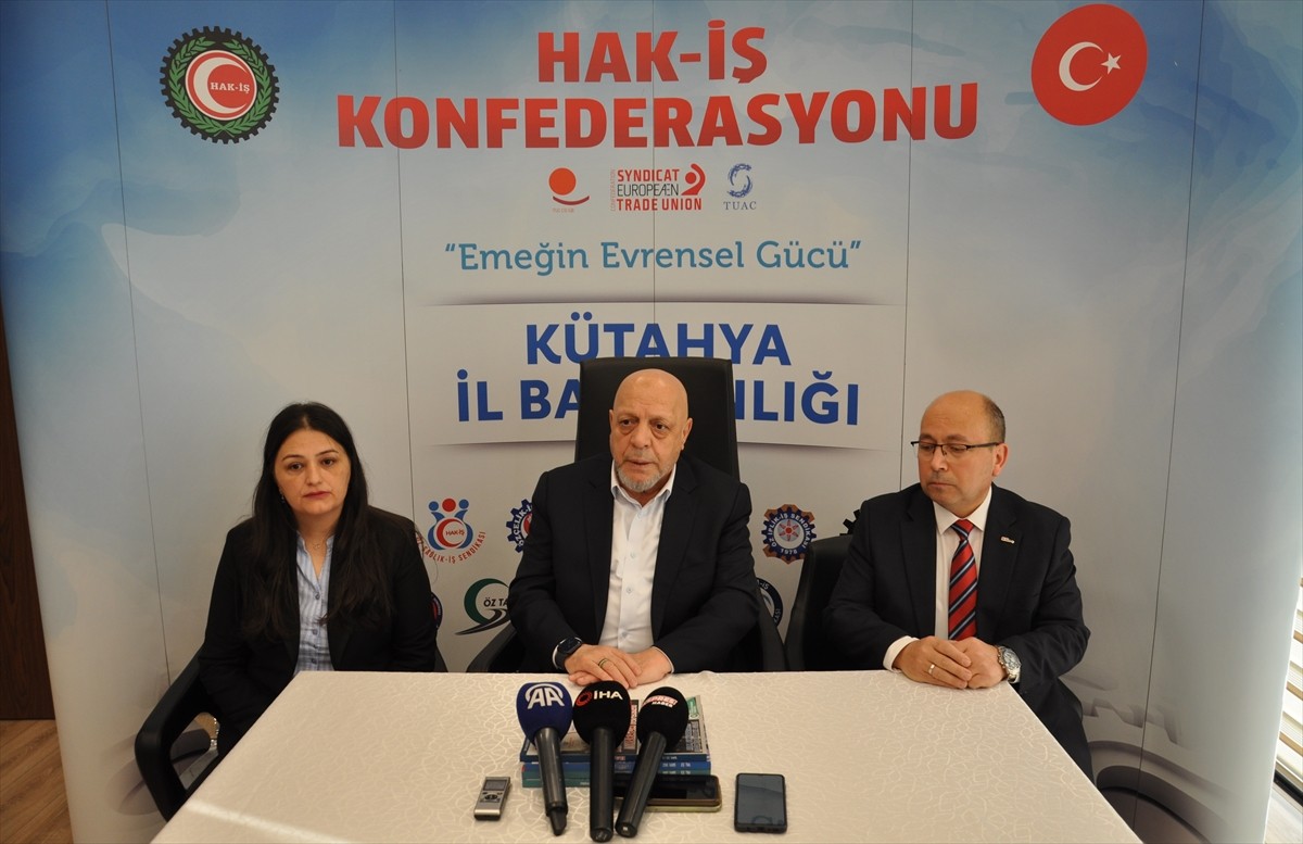 Hak İşçi Sendikaları Konfederasyonu (HAK-İŞ) Genel Başkanı Mahmut Arslan, HAK-İŞ'e bağlı Hizmet-İş...