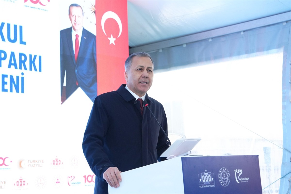 İçişleri Bakanı Ali Yerlikaya, Güngören'de ilkokul ve imam hatip ortaokulu ile zemin altı otoparkı...
