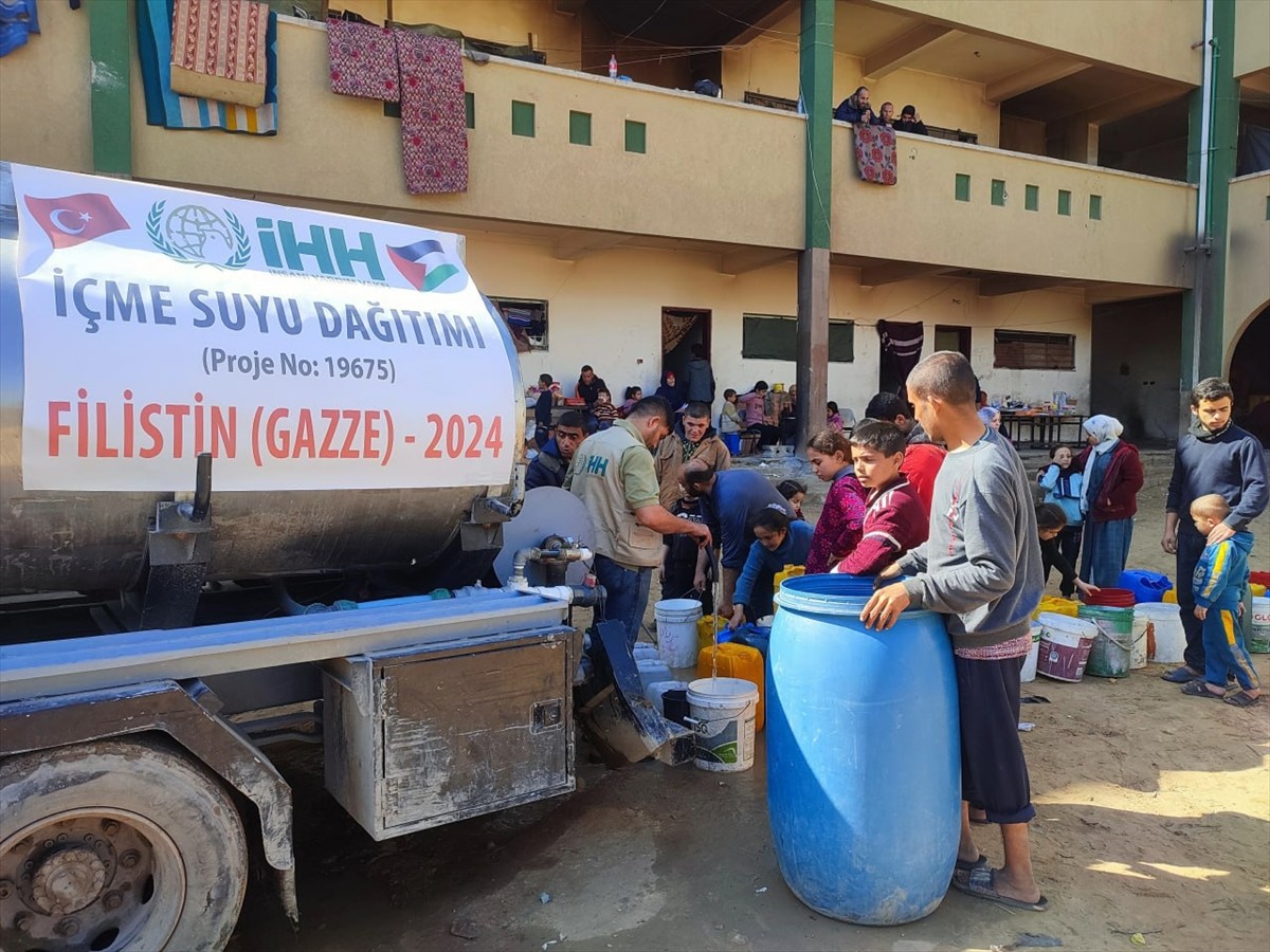 İnsan Hak ve Hürriyetleri İnsani Yardım Vakfı (İHH), İsrail'in saldırdığı Gazze'ye geçen yıl 460...