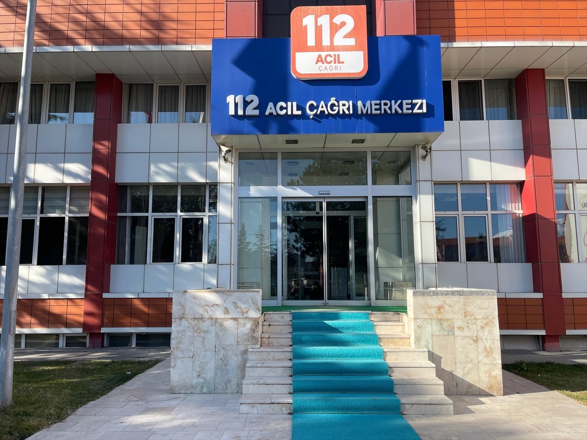 Isparta'da geçen yıl 112 Acil Çağrı Merkezi'ne yapılan çağrıların sadece yüzde 35'inin gerçek...