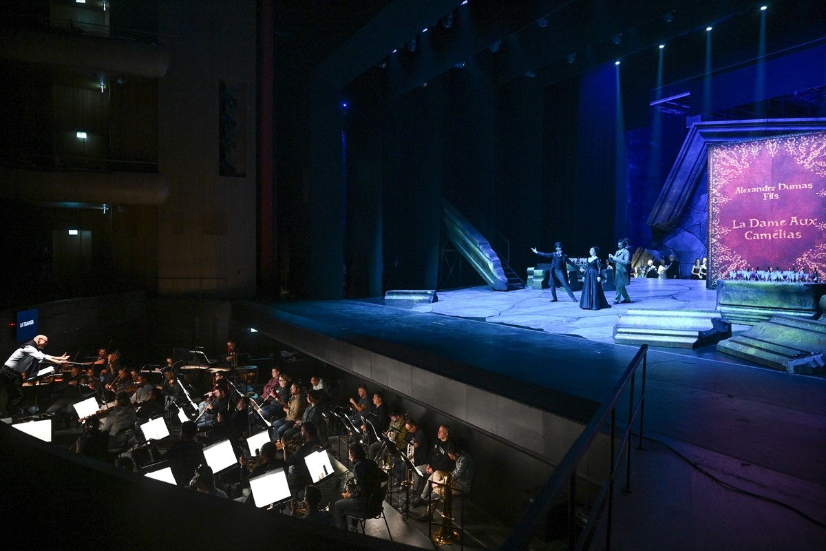 İstanbul Devlet Opera ve Balesinin (İDOB) yeni prodüksiyonu "La Traviata", 2024-2025 sezonunun...