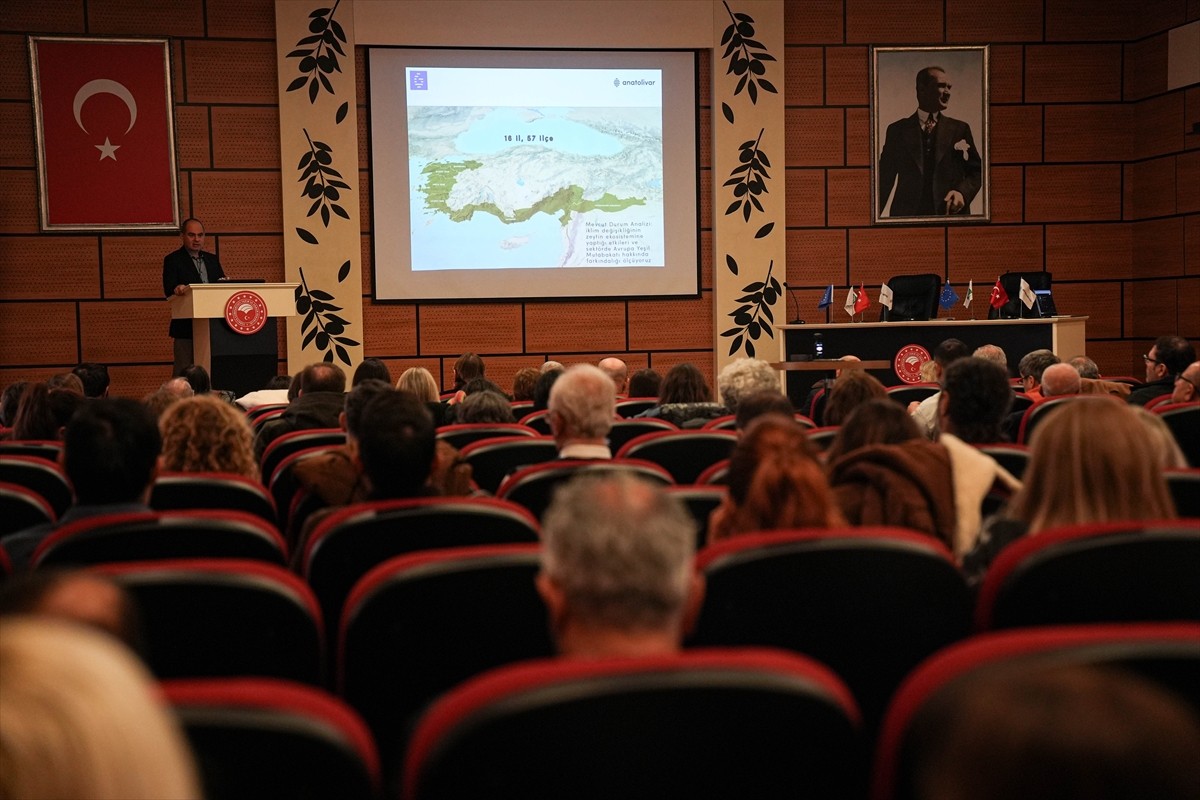 İzmir'de iklim değişikliğinin Türkiye'deki zeytin üretimindeki etkileri, çözüm önerileri ve...