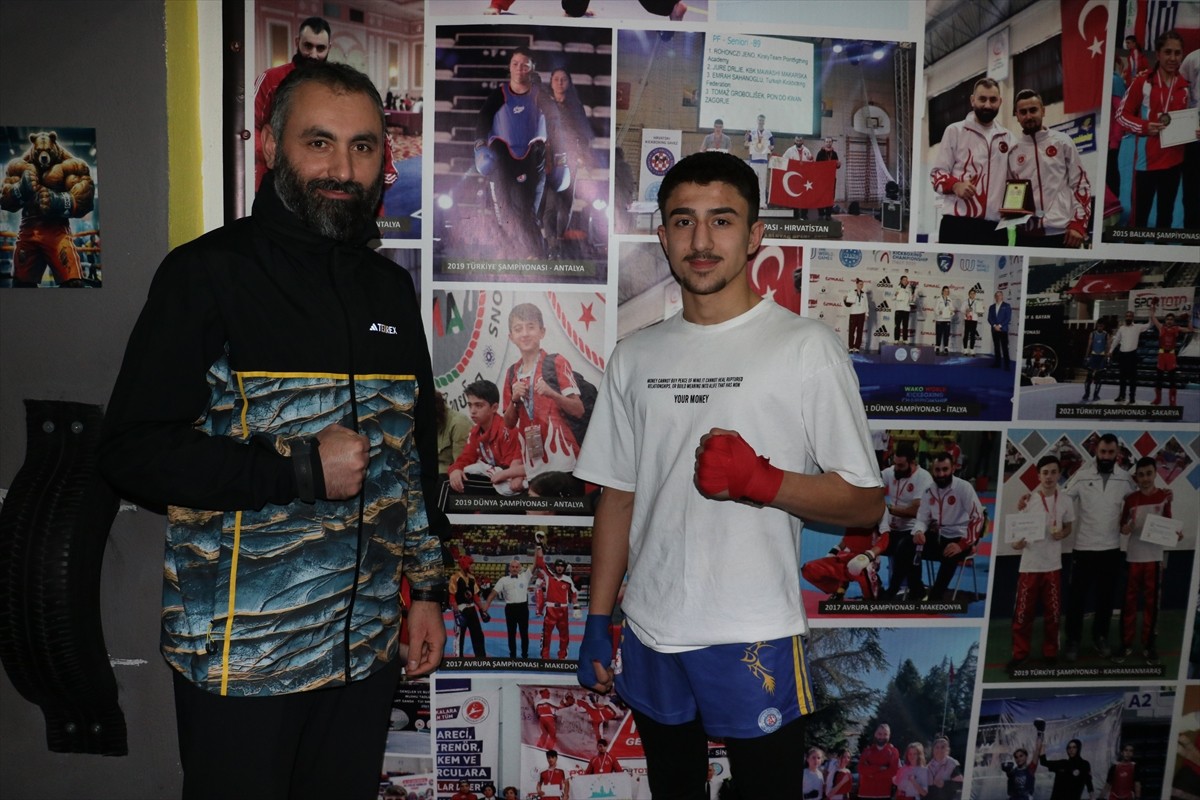 Kariyerinde Avrupa ve Balkan şampiyonlukları bulunan milli wushucu Hüseyin Eren Küçükoğlu, dünya...