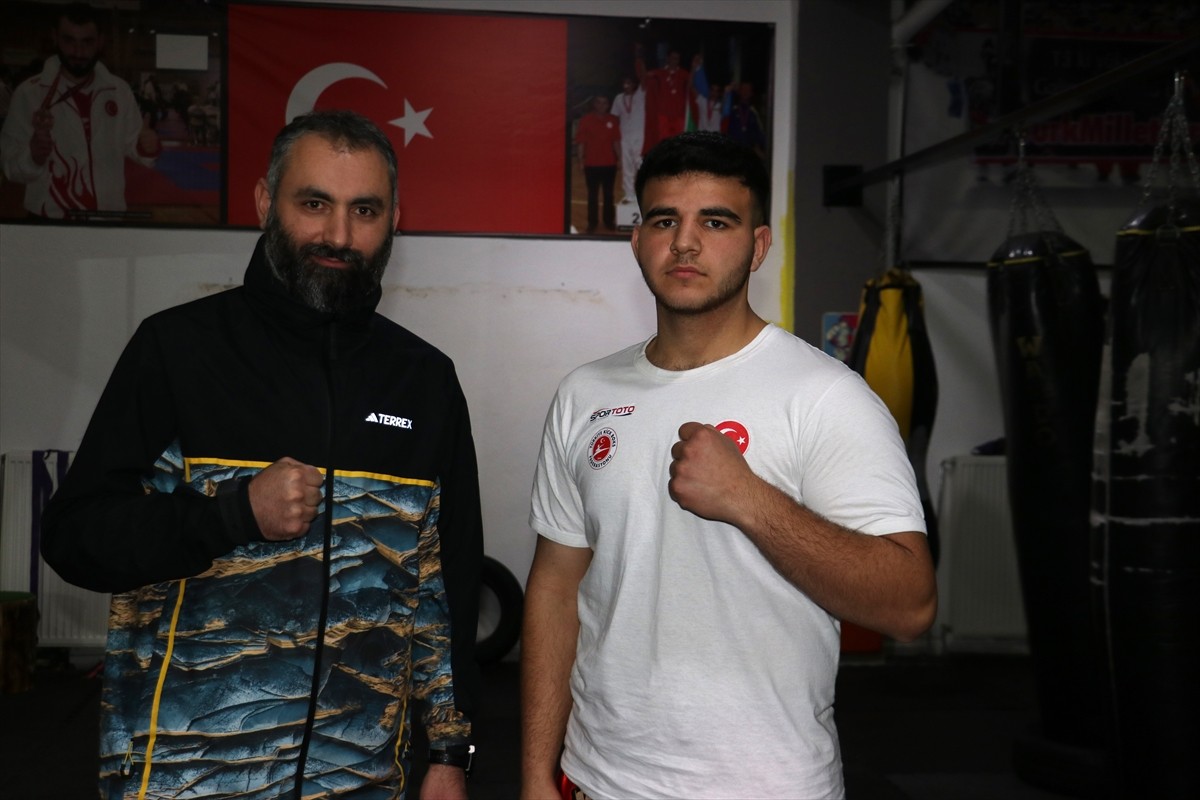 Kariyerinde dünya ikinciliği ve üçüncülüğü bulunan milli kick boksçu Şevket Arslan, 2025 yılında...