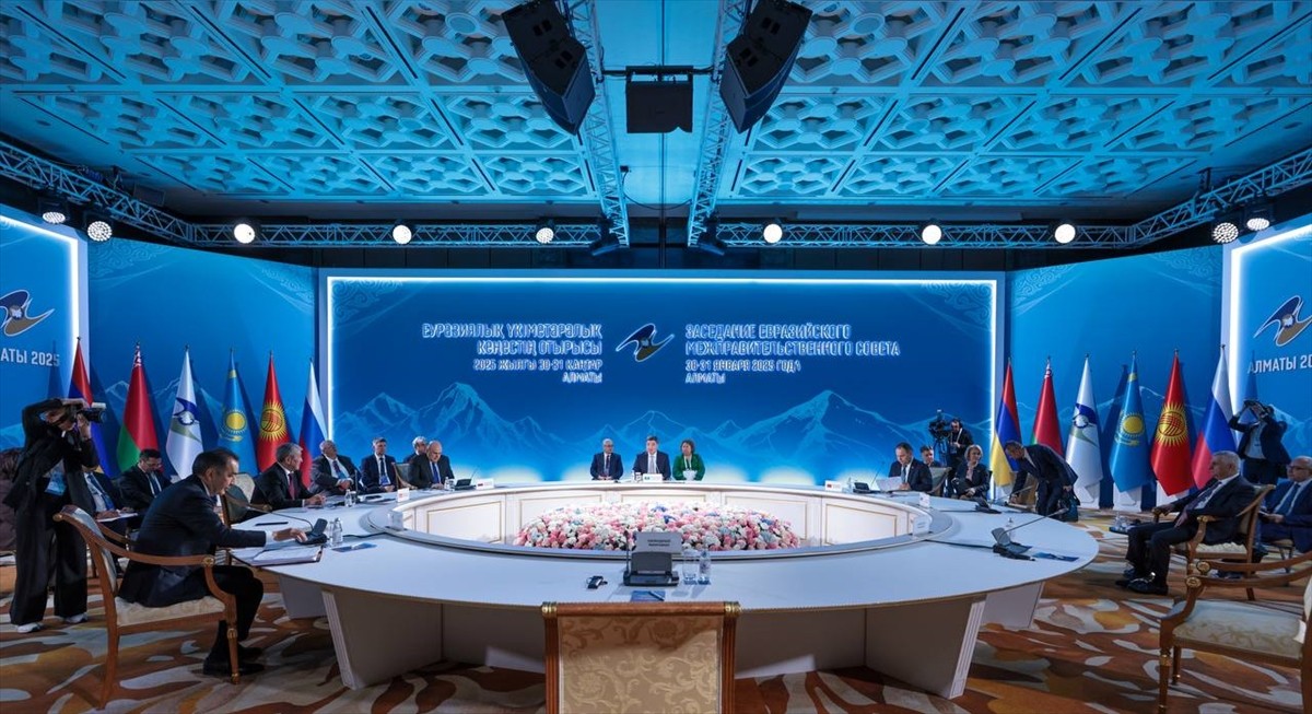 Kazakistan’ın Almatı şehrinde Avrasya Ekonomik Birliği (AEB) üyesi ülkelerin hükümet başkanlarının...