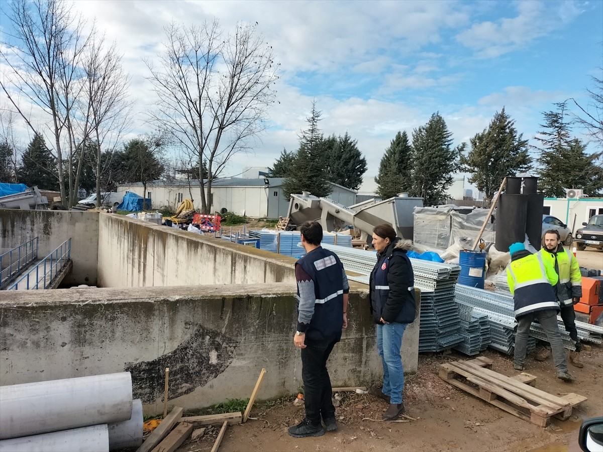 Kentsel atık suyu arıtmadan Deliçay deresine döken Bursa Büyükşehir Belediyesine bağlı Doğu Atıksu...