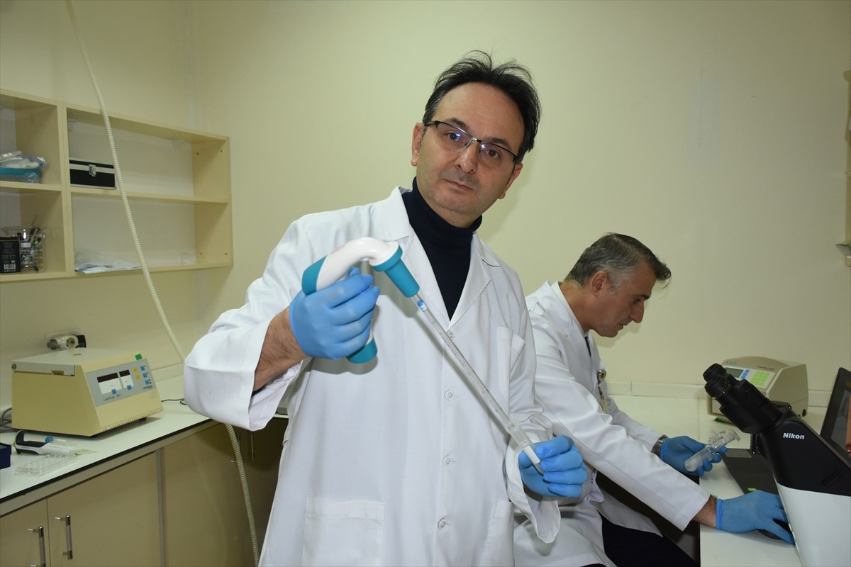Malatya'da iki üniversiteden 6 bilim insanı, akciğer zarı iltihapları ile akciğerde sıvı...
