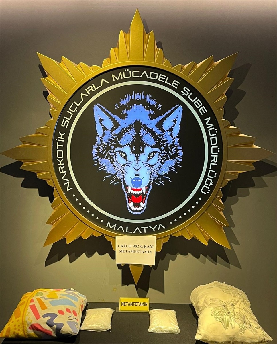  Malatya'da uyuşturucu operasyonunda 1 kilo 982 gram sentetik uyuşturucu ele geçirildi, gözaltına...