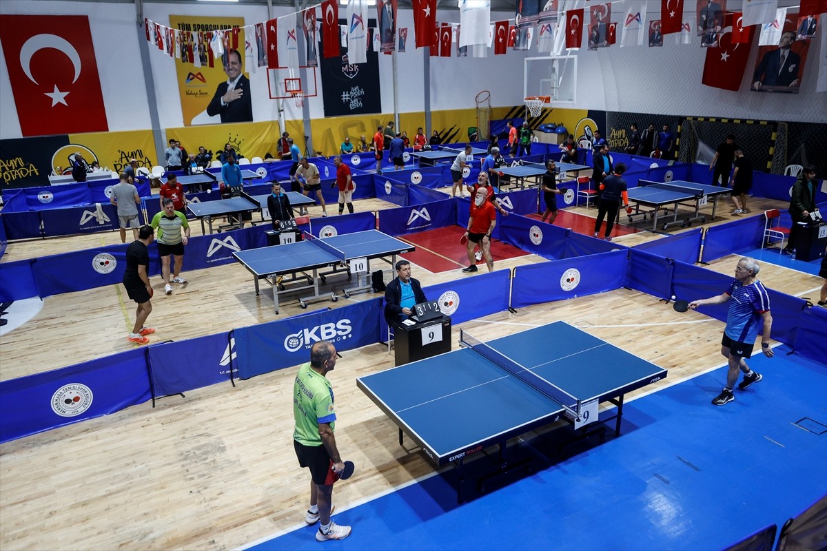 Mersin'de düzenlenen "4. Masa Tenisi Veteran Turnuvası" sona erdi. Gençlik ve Spor Bakanlığının...