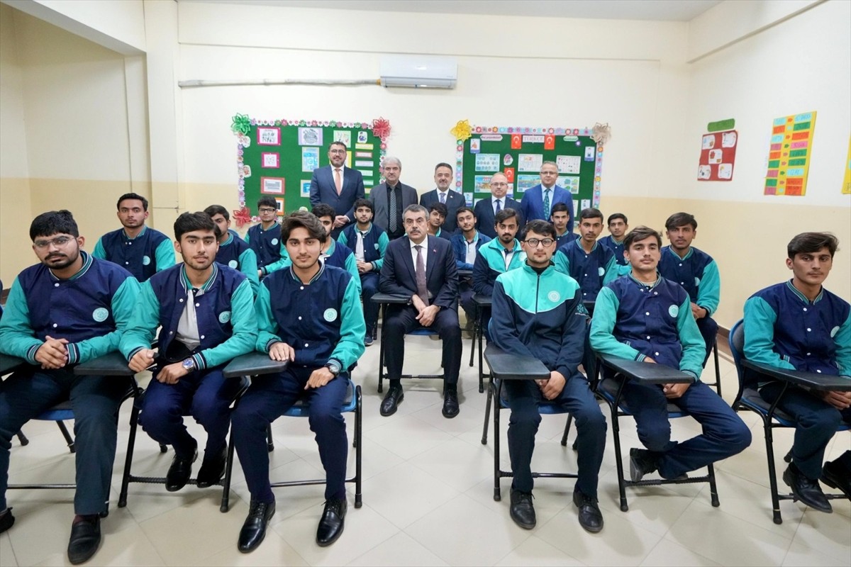 Milli Eğitim Bakanı Yusuf Tekin, Türkiye Maarif Vakfının Pakistan'ın Lahor kentinde bulunan...