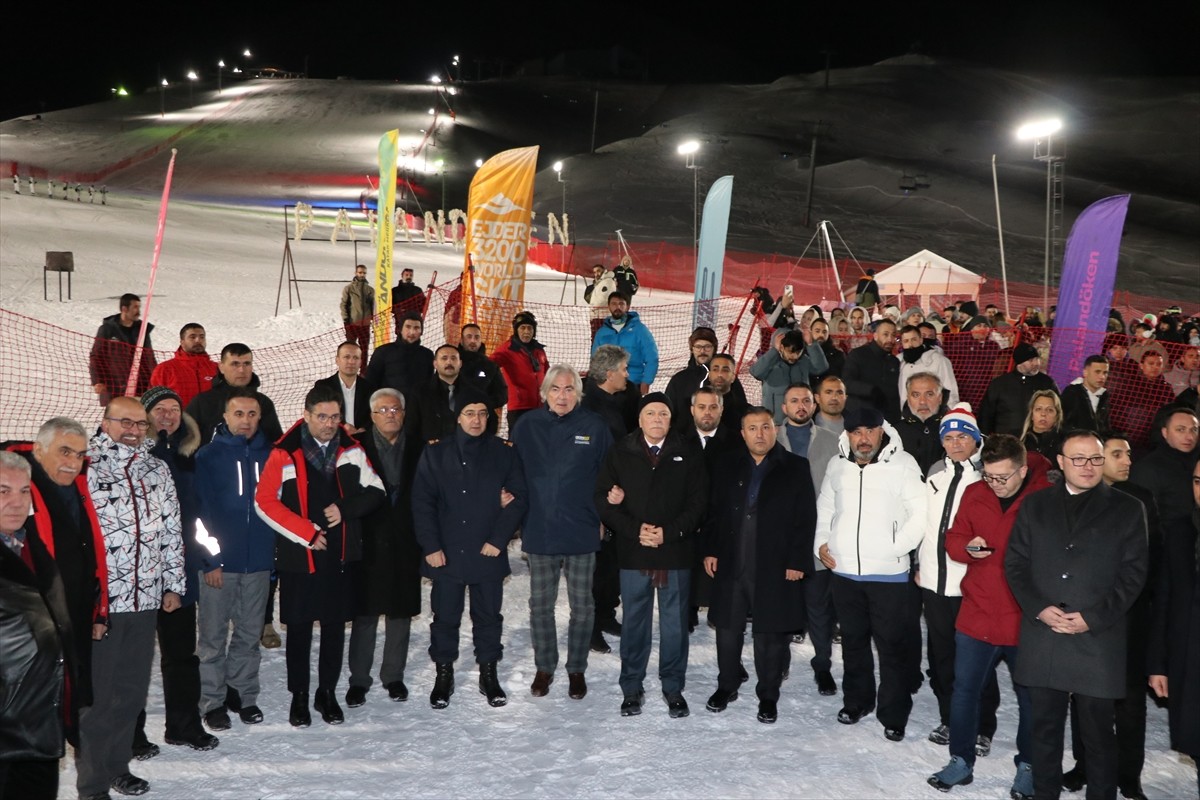"2025 Avrupa Kış Sporları Başkenti" ilan edilen Erzurum'da, Palandöken Kayak Merkezi'nde "Gece...