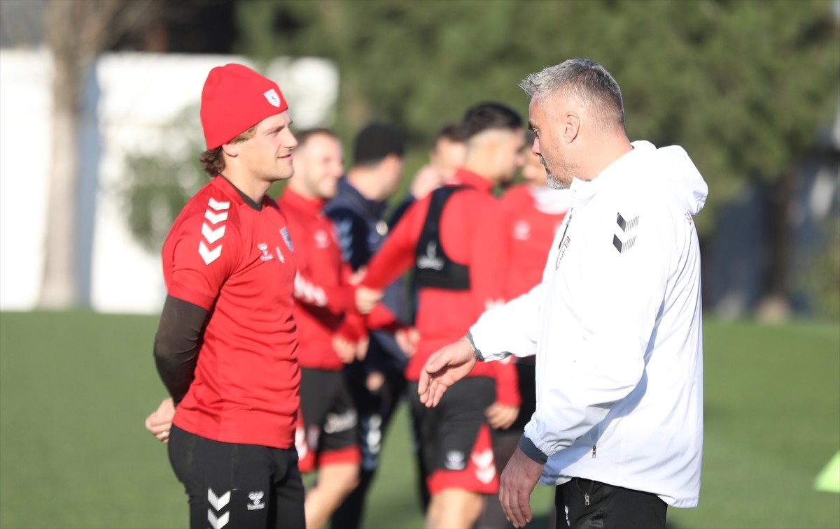 Reeder Samsunspor, Trendyol Süper Lig'in 22. haftasında RAMS Başakşehir ile deplasmanda yapacağı...