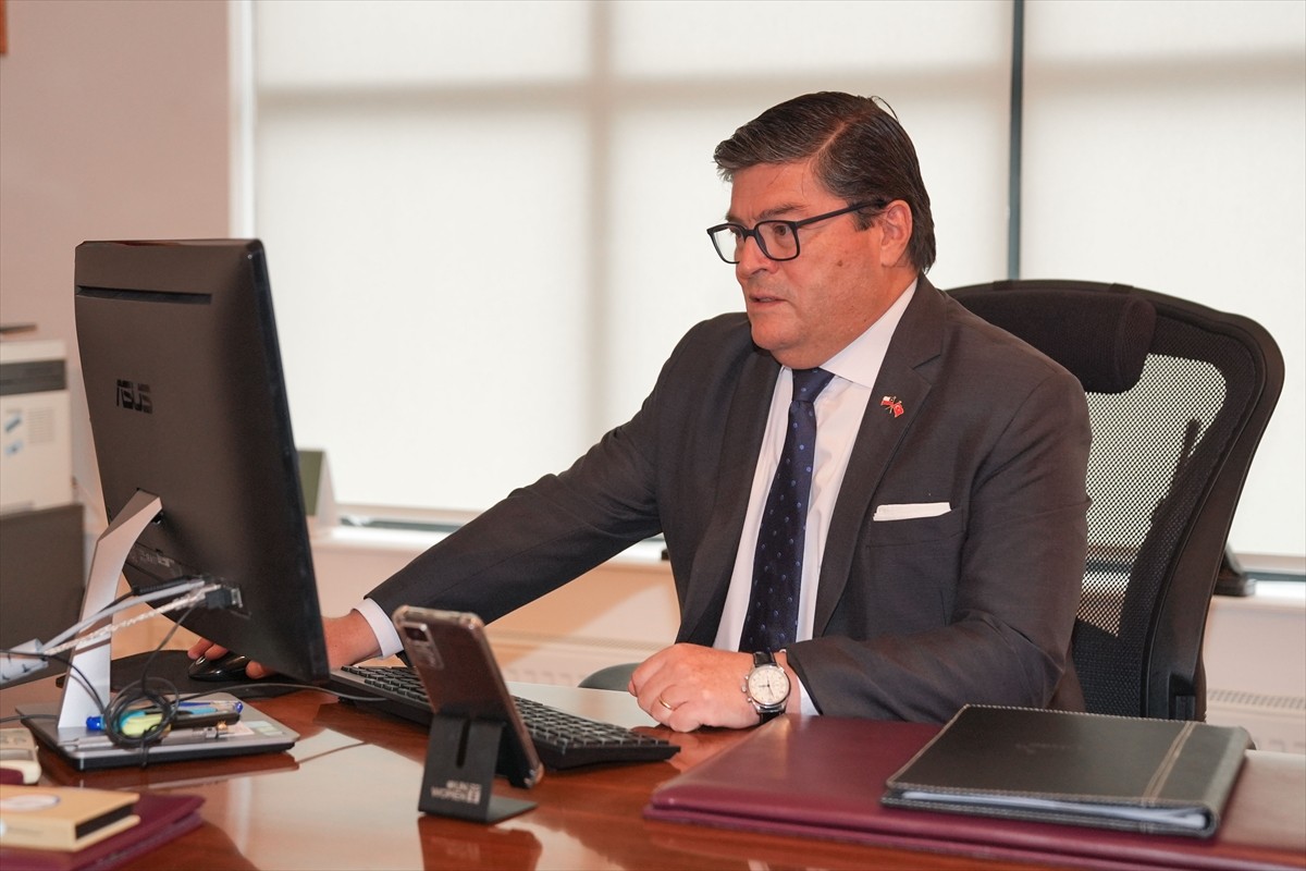 Şili'nin Ankara Büyükelçisi Rodrigo Arcos, Anadolu Ajansının (AA) "Yılın Kareleri" oylamasına...