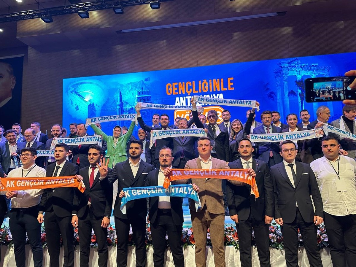 Tarım ve Orman Bakanı İbrahim Yumaklı, AK Parti Antalya Gençlik Kolları 7. Olağan Genel Kurulu'na...