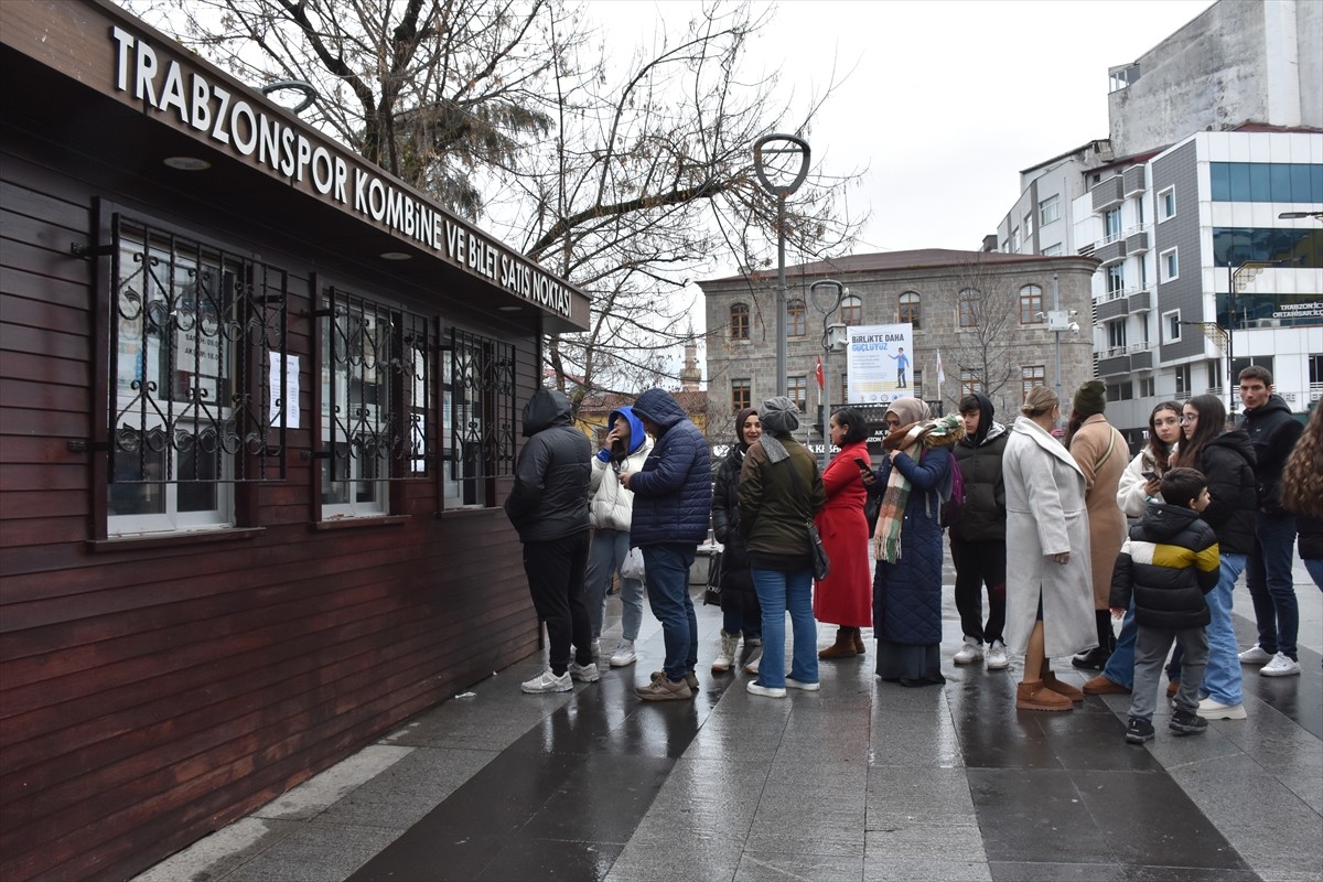 Trabzonsporlu kadın taraftarlar, Trendyol Süper Lig'in 20. haftasında 20 Ocak Pazartesi günü...