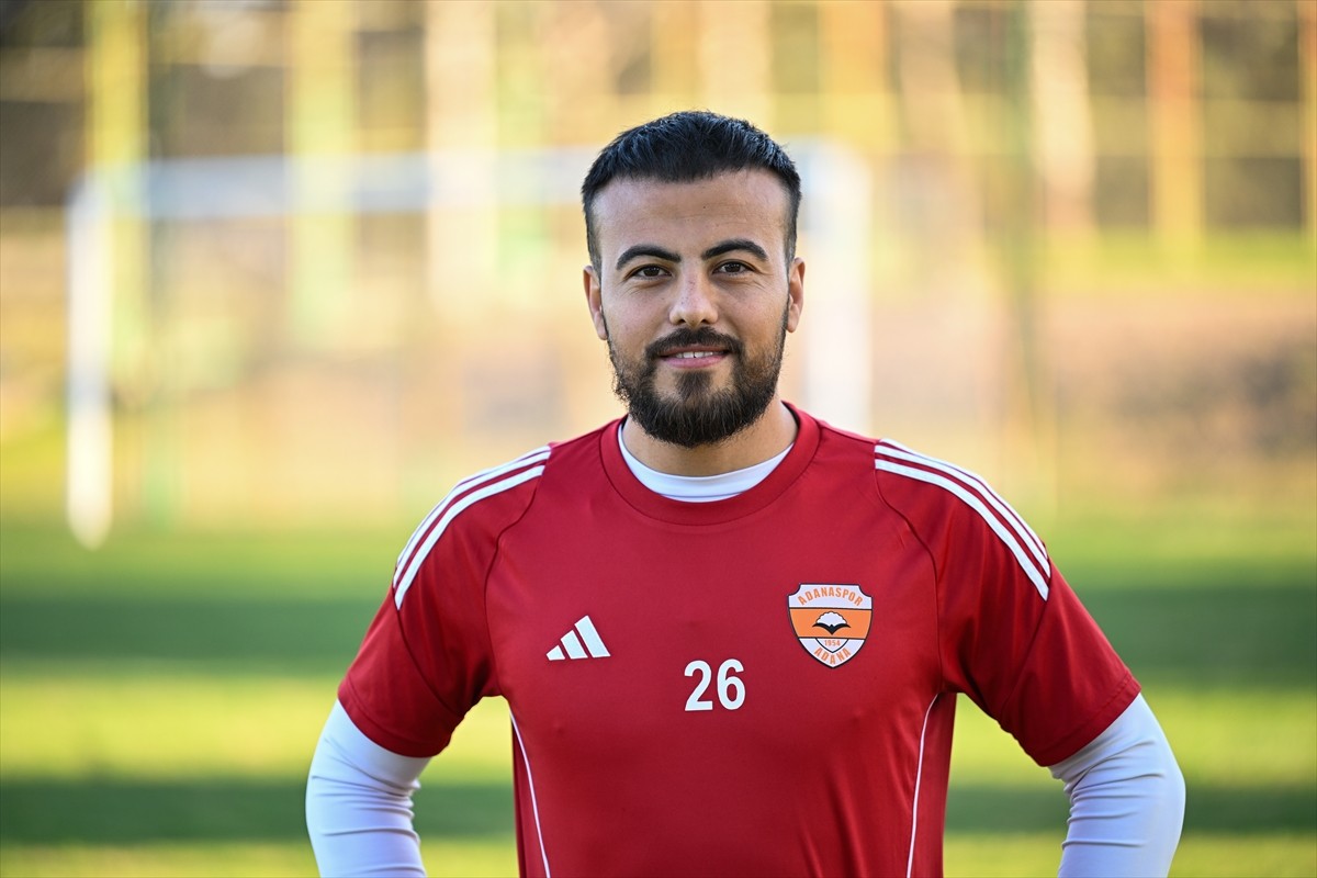 Trendyol 1. Lig'de son 3 maçta 2 galibiyet ve 1 beraberlik elde eden Adanaspor'da futbolcular, alt...