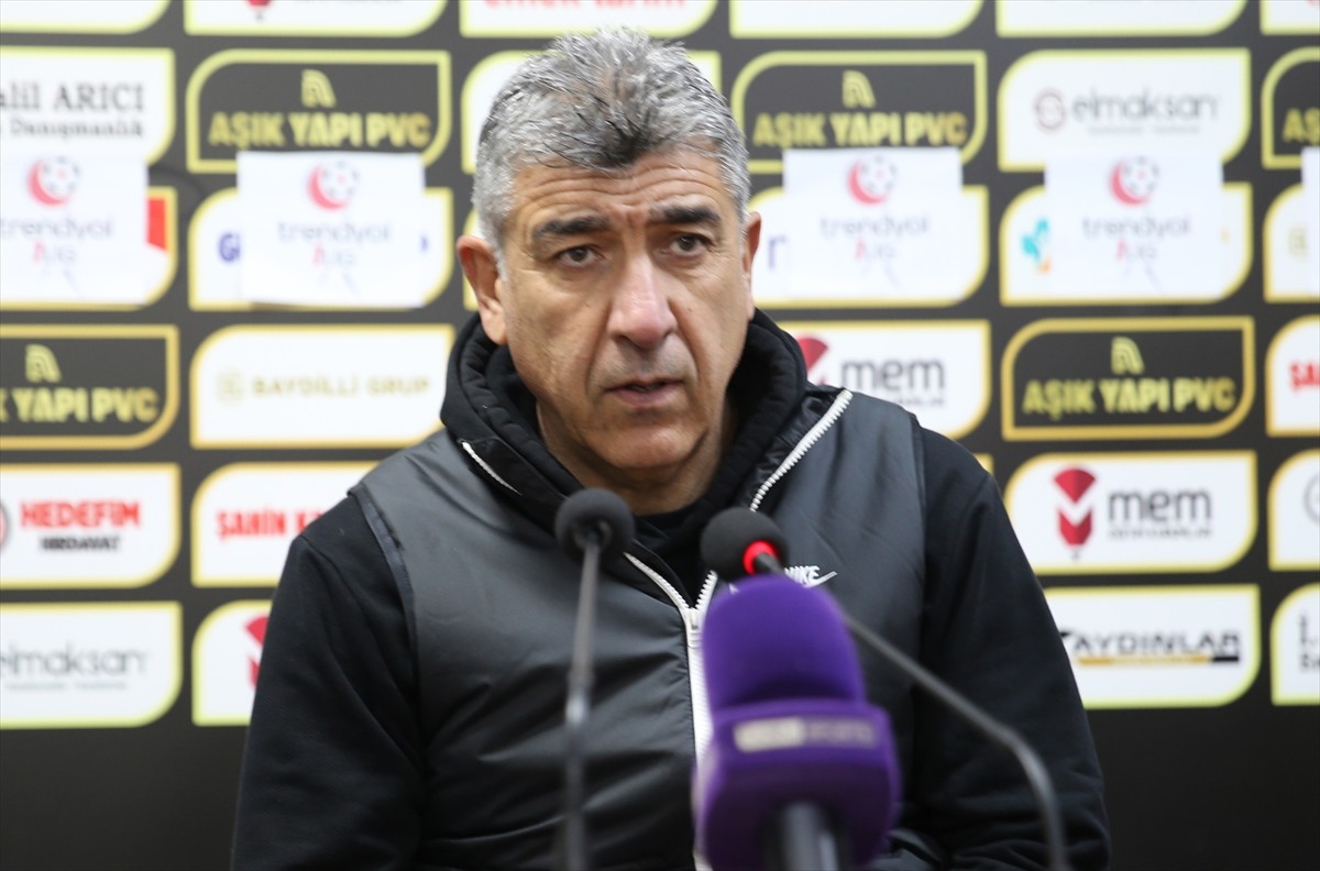 Trendyol 1. Lig'in 18. haftasındaki maçta Şanlıurfaspor ile Ahlatcı Çorum FK 0-0 berabere kaldı....