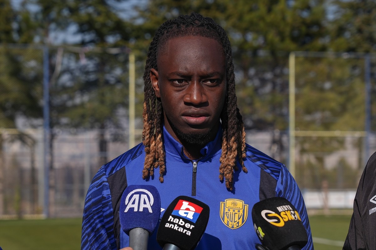 Trendyol Süper Lig ekibi MKE Ankaragücü, kulübün Beştepe Tesisleri'nde antrenman yaptı. MKE...