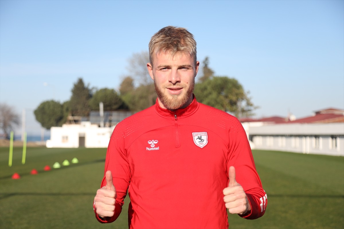 Trendyol Süper Lig ekiplerinden Reeder Samsunspor'un Hollandalı savunma oyuncusu Rick Van...