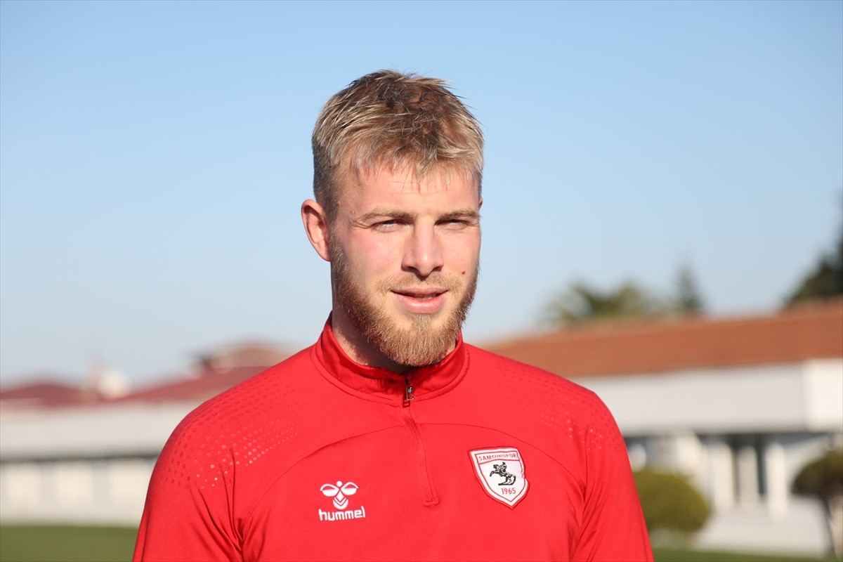 Trendyol Süper Lig ekiplerinden Reeder Samsunspor'un Hollandalı savunma oyuncusu Rick Van...