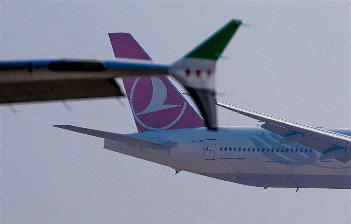 Türk Hava Yollarının (THY) 13 yıl sonra Suriye'ye ilk seferini gerçekleştiren uçağı, Şam...