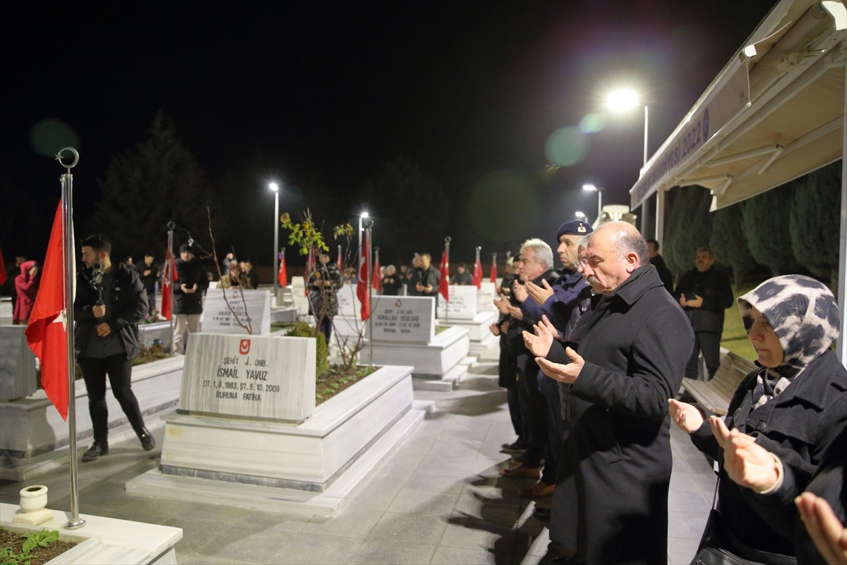 Türkiye Harp Malulü Gaziler, Şehit, Dul ve Yetimleri Derneği Çorum Şubesince, yılbaşı dolayısıyla...