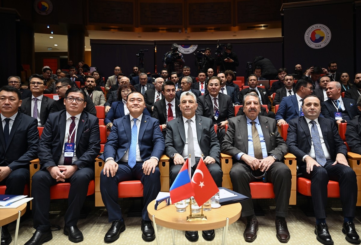 Türkiye-Moğolistan İş ve Yatırım Toplantısı, Ticaret Bakanı Ömer Bolat (sağ 3), Moğolistan...