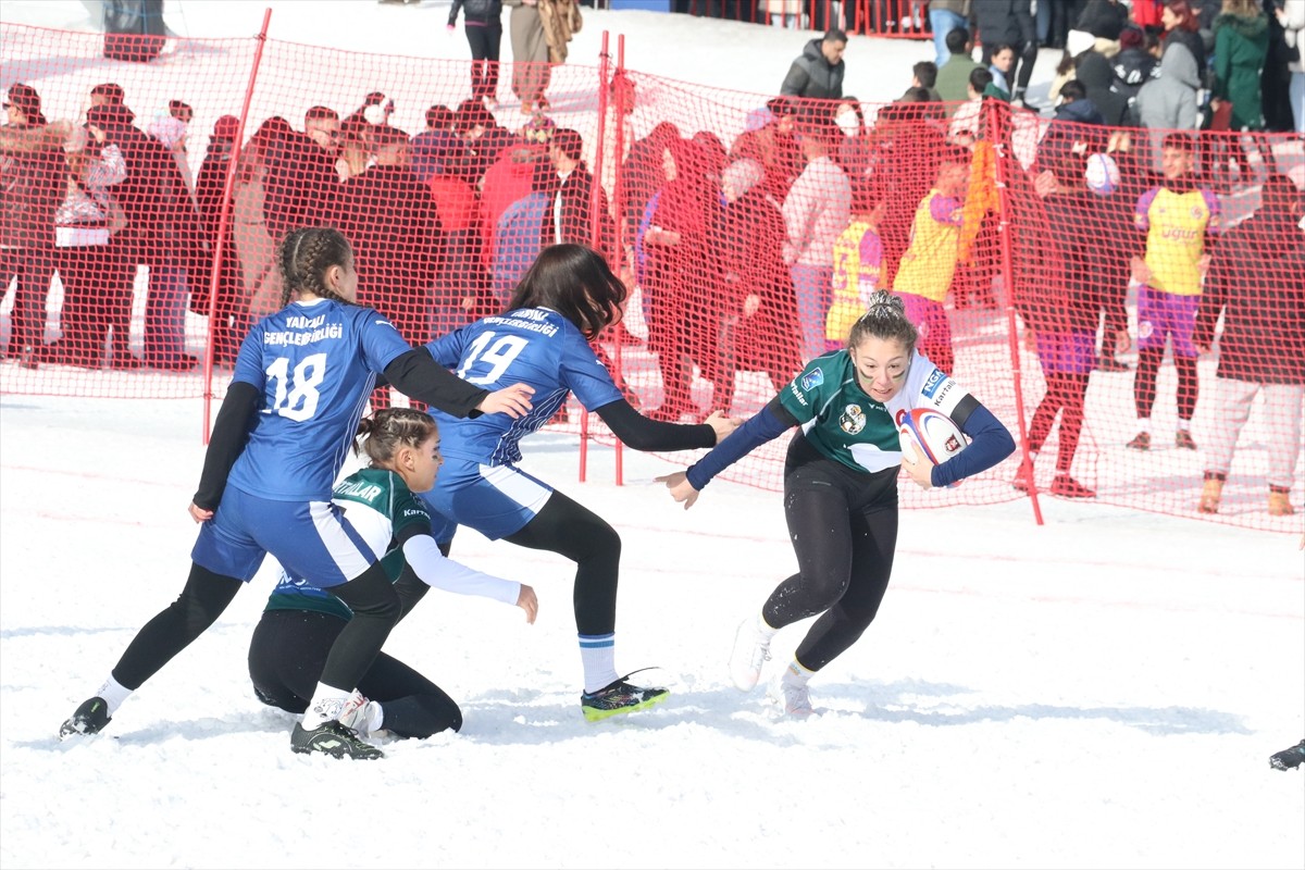 Türkiye Ragbi Federasyonu tarafından düzenlenen ve Kayseri Büyükşehir Belediyesi Erciyes AŞ'nin ev...