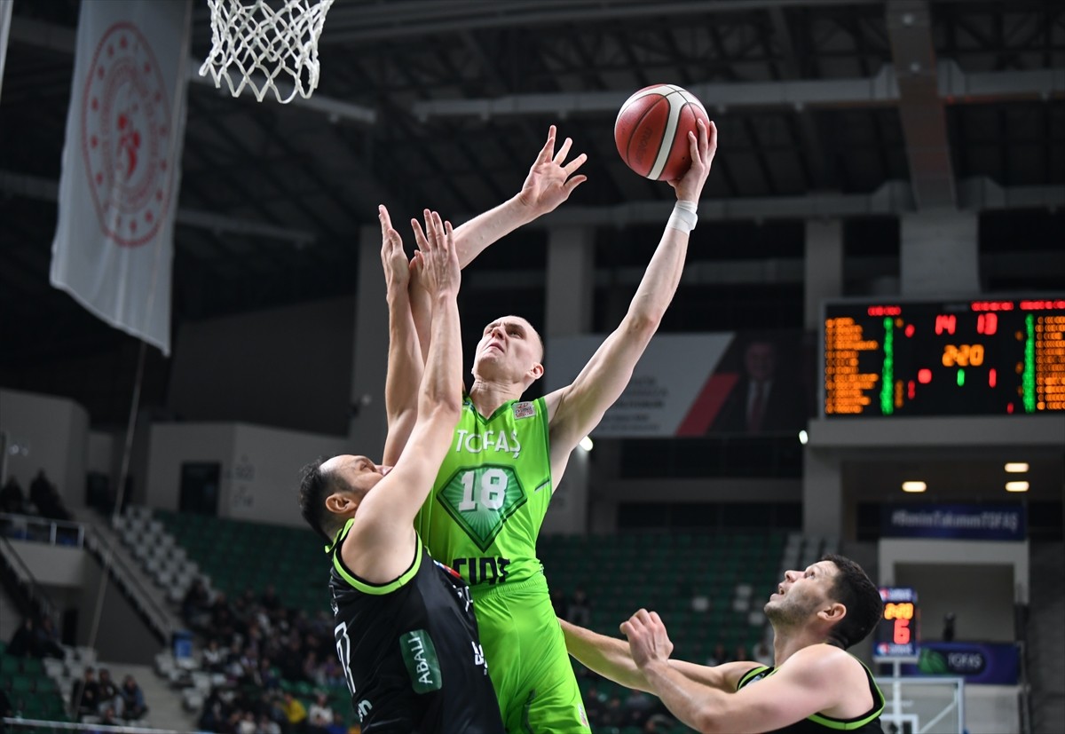 Türkiye Sigorta Basketbol Süper Ligi'nin 14. haftasında TOFAŞ İLE Yukatel Merkezefendi Belediyesi...