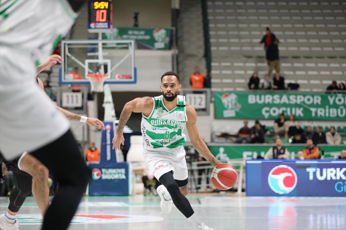 Türkiye Sigorta Basketbol Süper Ligi'nin 16. haftasında Bursaspor Yörsan ile Manisa Basket karşı...