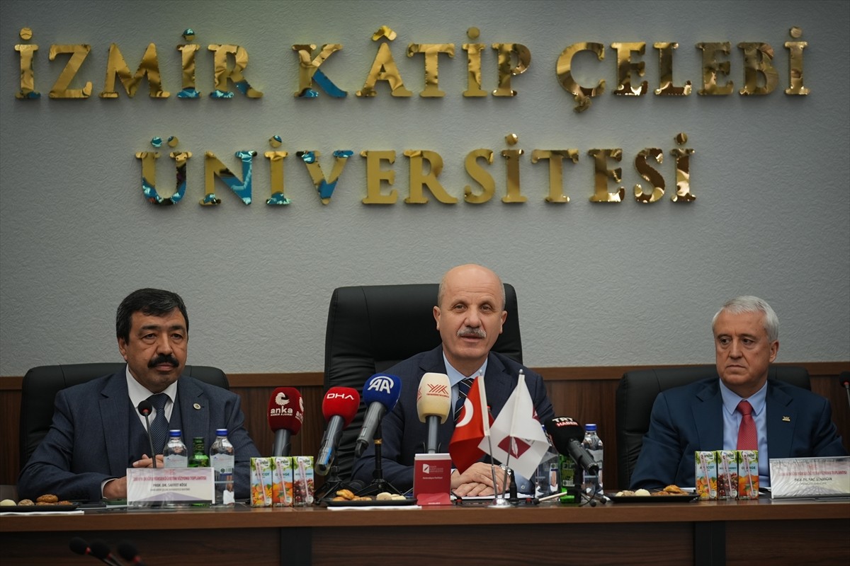 Yükseköğretim Kurulu (YÖK) Başkanı Prof. Dr. Erol Özvar, İzmir Katip Çelebi Üniversitesini (İKÇÜ)...