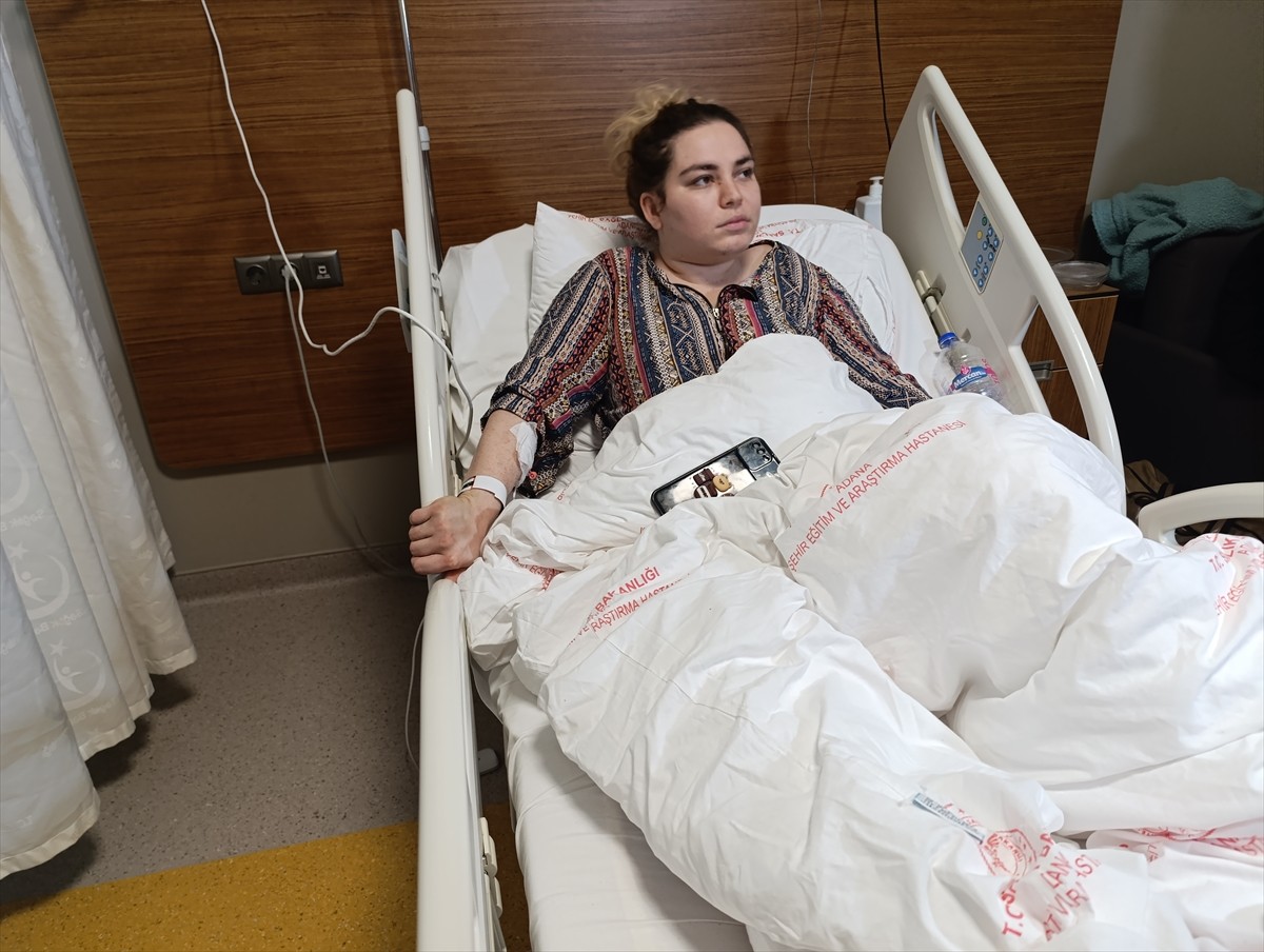 Adana'da iş yerine av tüfeğiyle ateş açılması sonucu anne ve babasıyla yaralanan Hatun Umaç'ın...