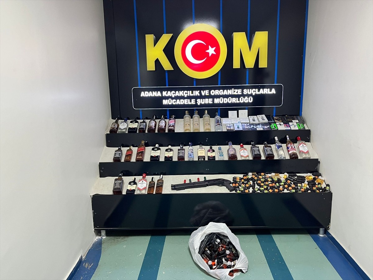 Adana'da kaçak 30 şişe içki, sahte içki yapımında kullanılan 445 litre etil alkol ve 1165 aroma...