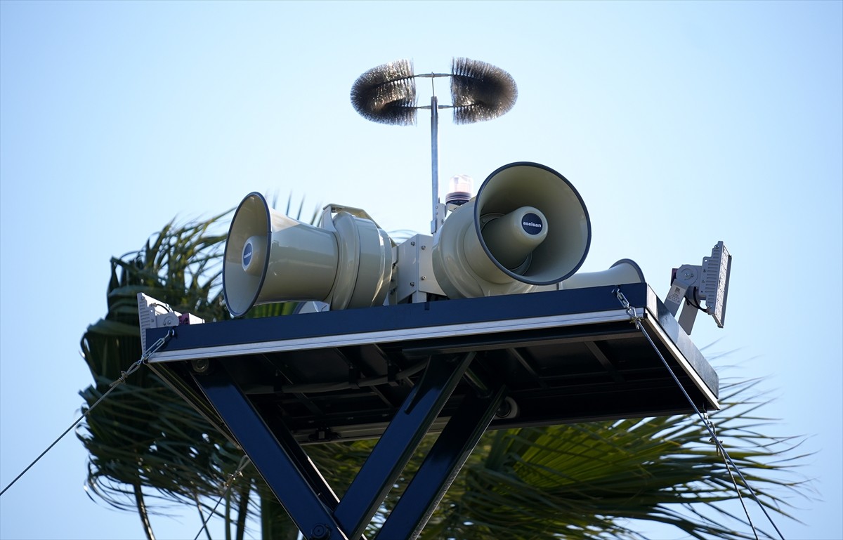 Afet ve Acil Durum Yönetimi Başkanlığınca (AFAD), Ege Denizi'nde devam eden deprem fırtınasının...