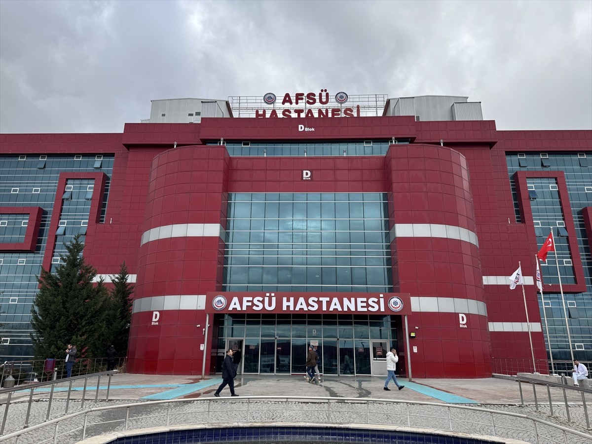 Afyonkarahisar'da sigara kullanımına bağlı akciğer sertleşmesi teşhisi konulan 65 yaşındaki Mehmet...