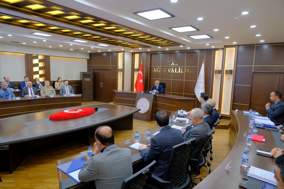 Ağrı Valiliğinde sahipsiz hayvanların korunması, rehabilitasyonu ve sahiplendirilmesi...