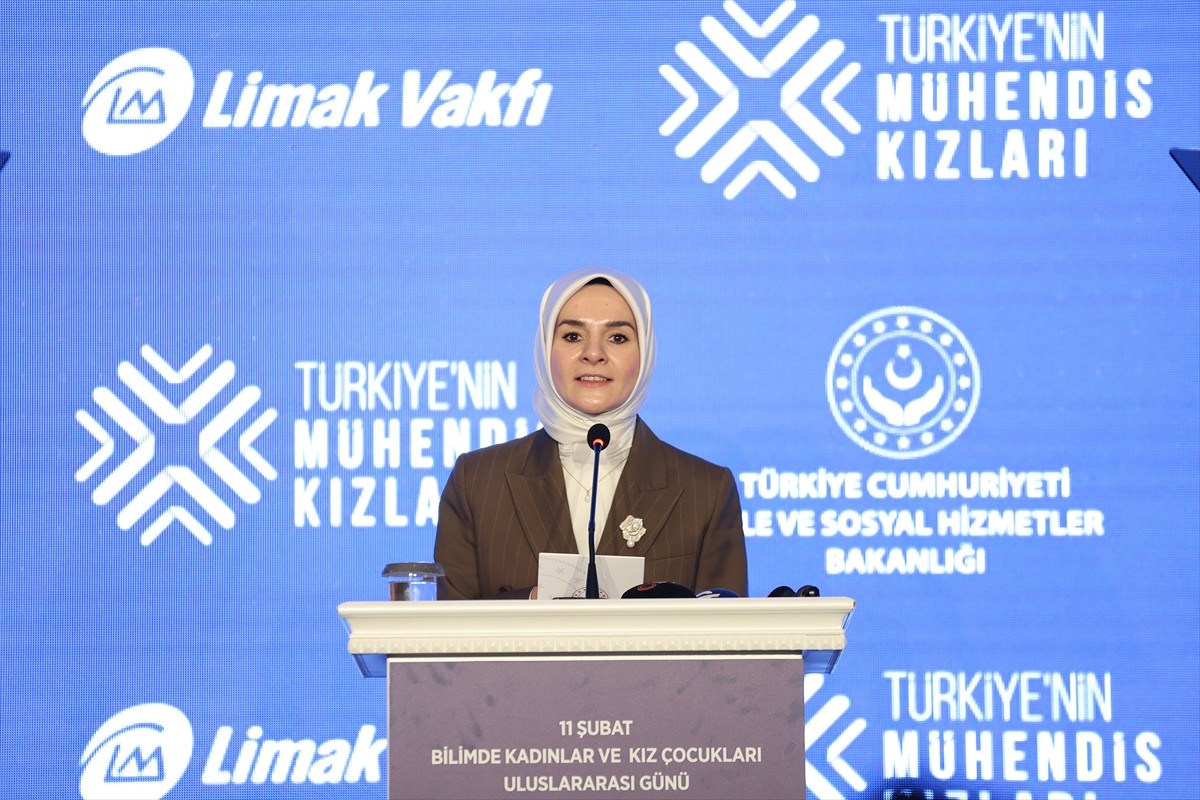 Aile ve Sosyal Hizmetler Bakanı Mahinur Özdemir Göktaş, Kavacık Limak Eurasia Luxury Hotel'de...