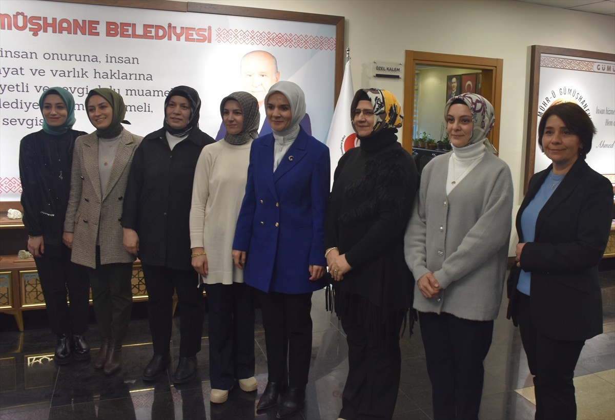 Aile ve Sosyal Hizmetler Bakanı Mahinur Özdemir Göktaş (solda), Gümüşhane'de çeşitli ziyaretler...